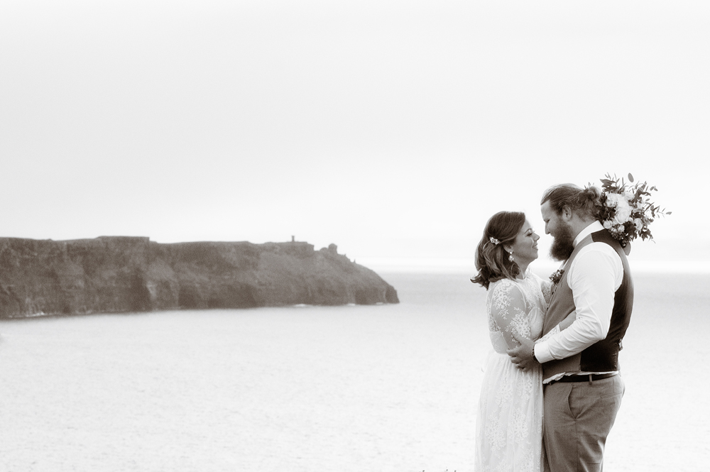 A couple elope to ireland and newtown castle and cliffs of moher 